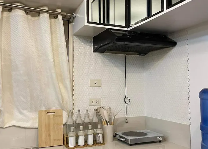 2 Bedroom Unit In Srp Near Sm Seaside And Nustar *